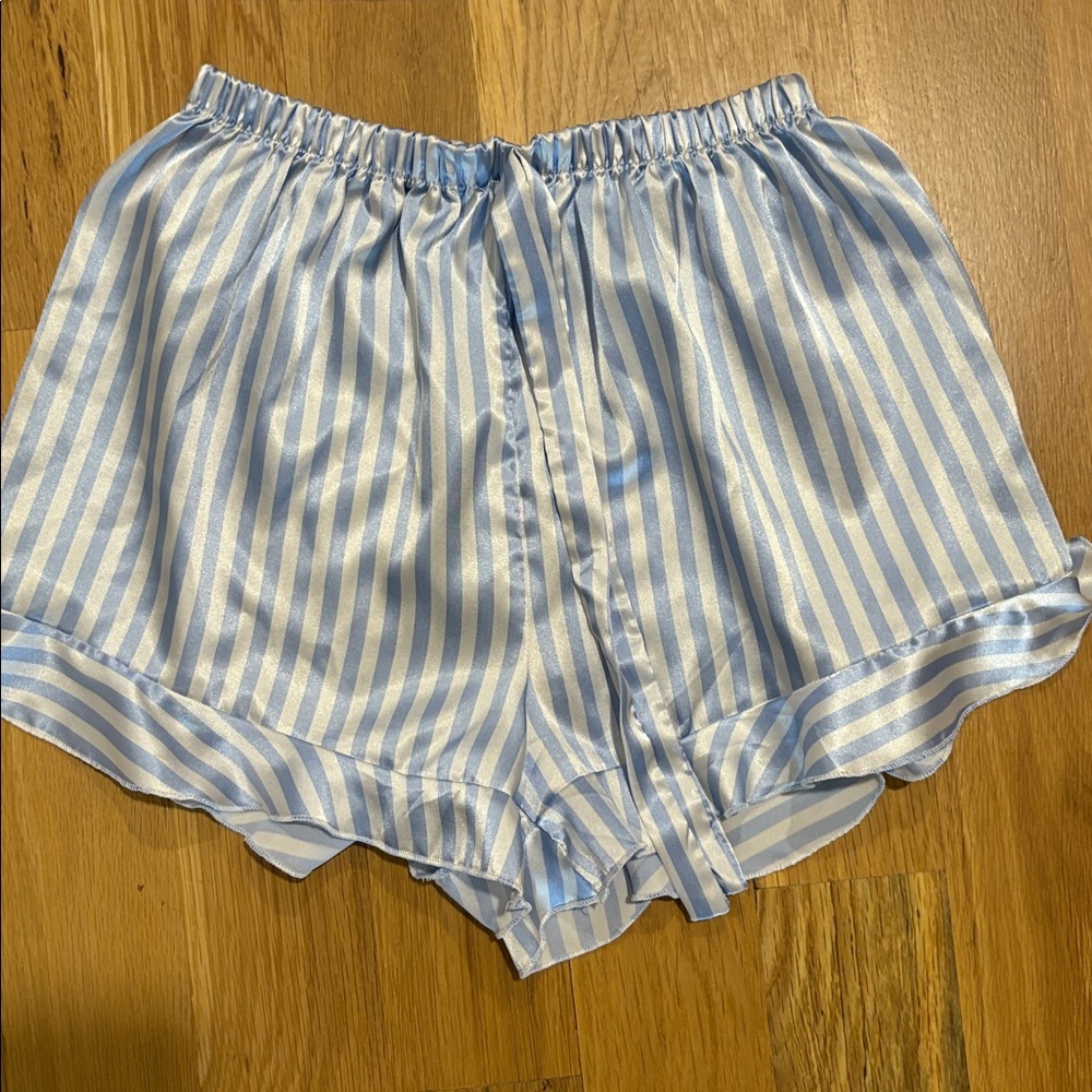 SAPJON  Women's Satin Silk Pajamas    With Shorts NWT Size S - Picture 2 of 3